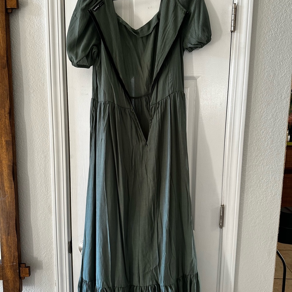 Dress - Picture 2 of 3